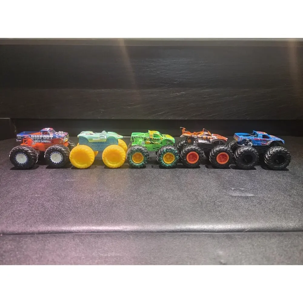Lot Of 5 Monster Jam Monster Truck Hotwheels Die Cast 1:64 Scale Tiger, Bigfoot